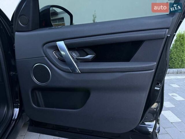 Черный Ленд Ровер Discovery Sport, объемом двигателя 2 л и пробегом 156 тыс. км за 20799 $, фото 35 на Automoto.ua