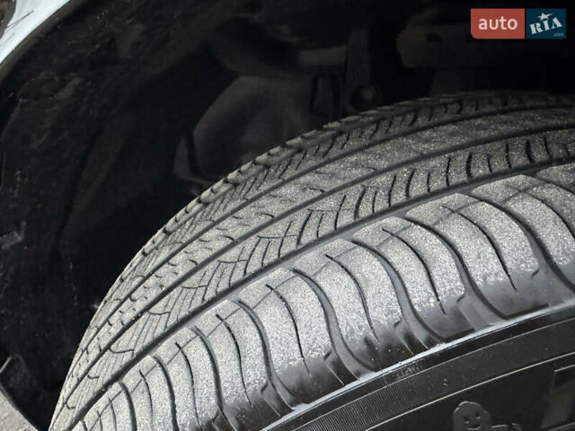 Черный Ленд Ровер Discovery Sport, объемом двигателя 2 л и пробегом 65 тыс. км за 26999 $, фото 27 на Automoto.ua