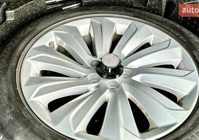 Черный Ленд Ровер Discovery Sport, объемом двигателя 2 л и пробегом 46 тыс. км за 33500 $, фото 54 на Automoto.ua