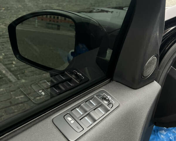 Черный Ленд Ровер Discovery Sport, объемом двигателя 2 л и пробегом 200 тыс. км за 18000 $, фото 18 на Automoto.ua