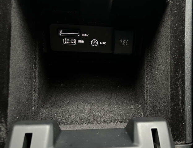 Черный Ленд Ровер Discovery Sport, объемом двигателя 2 л и пробегом 200 тыс. км за 18000 $, фото 22 на Automoto.ua