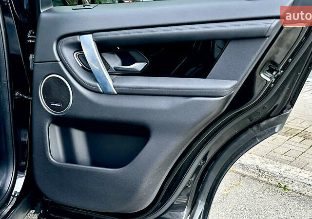 Черный Ленд Ровер Discovery Sport, объемом двигателя 2 л и пробегом 46 тыс. км за 33500 $, фото 39 на Automoto.ua