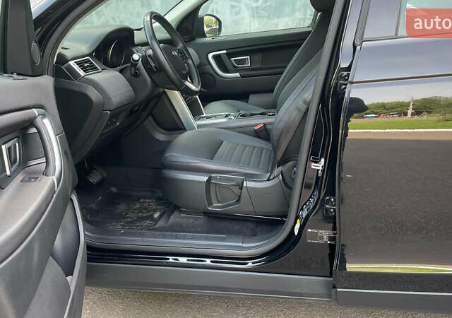 Чорний Ленд Ровер Discovery Sport, об'ємом двигуна 2 л та пробігом 57 тис. км за 27300 $, фото 28 на Automoto.ua