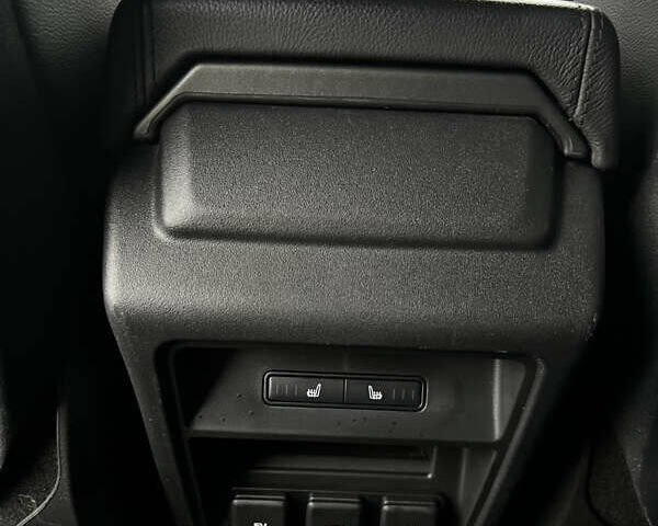 Черный Ленд Ровер Discovery Sport, объемом двигателя 2 л и пробегом 200 тыс. км за 18000 $, фото 20 на Automoto.ua