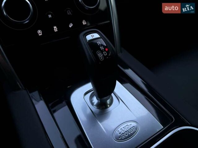 Черный Ленд Ровер Discovery Sport, объемом двигателя 2 л и пробегом 156 тыс. км за 20799 $, фото 26 на Automoto.ua