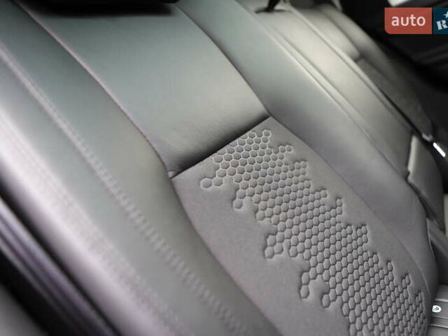 Черный Ленд Ровер Discovery Sport, объемом двигателя 2 л и пробегом 142 тыс. км за 23899 $, фото 153 на Automoto.ua