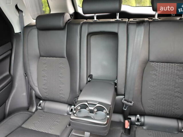 Черный Ленд Ровер Discovery Sport, объемом двигателя 2 л и пробегом 142 тыс. км за 23899 $, фото 169 на Automoto.ua