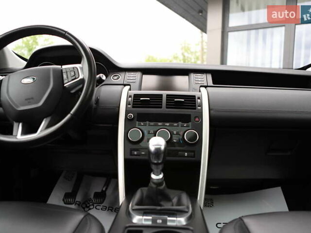 Черный Ленд Ровер Discovery Sport, объемом двигателя 2 л и пробегом 142 тыс. км за 23899 $, фото 124 на Automoto.ua