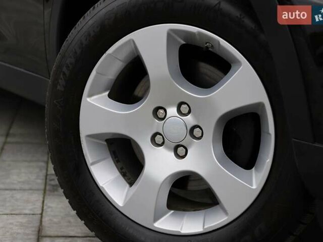 Черный Ленд Ровер Discovery Sport, объемом двигателя 2 л и пробегом 142 тыс. км за 23899 $, фото 51 на Automoto.ua