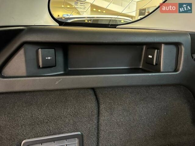 Черный Ленд Ровер Discovery Sport, объемом двигателя 2 л и пробегом 15 тыс. км за 33000 $, фото 37 на Automoto.ua