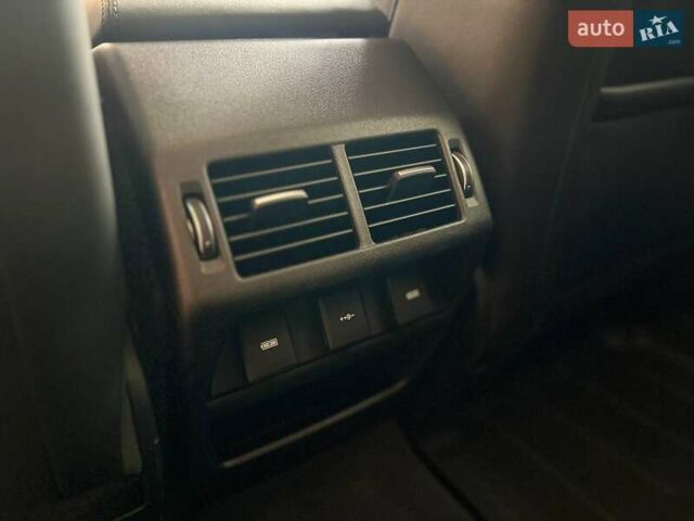 Черный Ленд Ровер Discovery Sport, объемом двигателя 2 л и пробегом 15 тыс. км за 33000 $, фото 35 на Automoto.ua