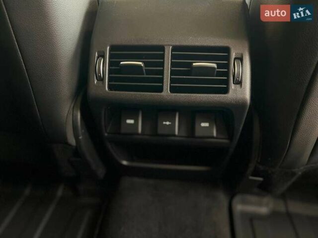 Черный Ленд Ровер Discovery Sport, объемом двигателя 2 л и пробегом 15 тыс. км за 33000 $, фото 30 на Automoto.ua