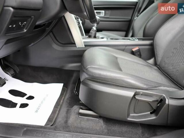 Черный Ленд Ровер Discovery Sport, объемом двигателя 2 л и пробегом 142 тыс. км за 23899 $, фото 111 на Automoto.ua