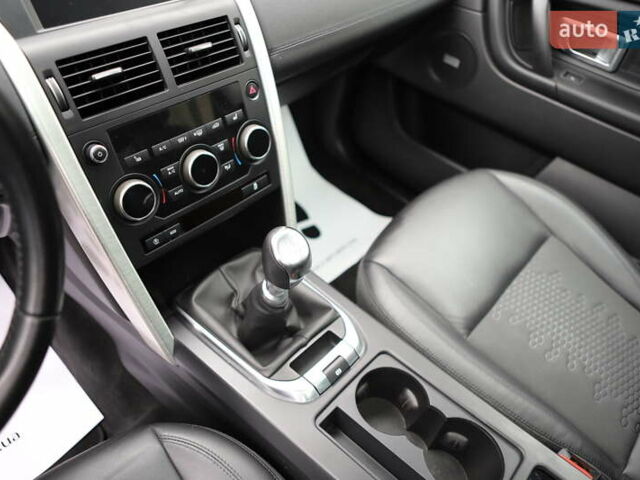 Черный Ленд Ровер Discovery Sport, объемом двигателя 2 л и пробегом 142 тыс. км за 23899 $, фото 117 на Automoto.ua