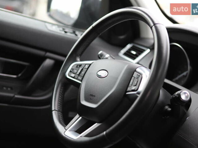 Черный Ленд Ровер Discovery Sport, объемом двигателя 2 л и пробегом 142 тыс. км за 23899 $, фото 144 на Automoto.ua