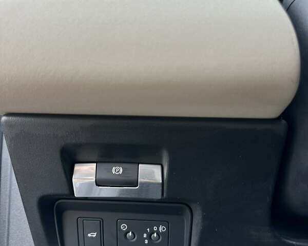 Черный Ленд Ровер Discovery Sport, объемом двигателя 2 л и пробегом 39 тыс. км за 33900 $, фото 33 на Automoto.ua