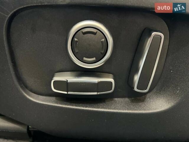 Черный Ленд Ровер Discovery Sport, объемом двигателя 2 л и пробегом 15 тыс. км за 33000 $, фото 15 на Automoto.ua