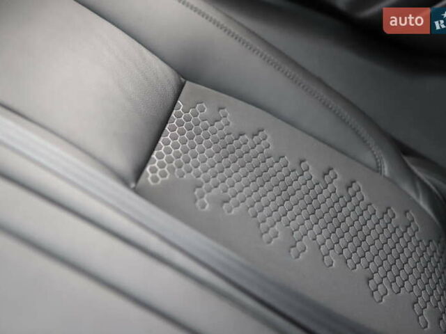 Черный Ленд Ровер Discovery Sport, объемом двигателя 2 л и пробегом 142 тыс. км за 23899 $, фото 155 на Automoto.ua