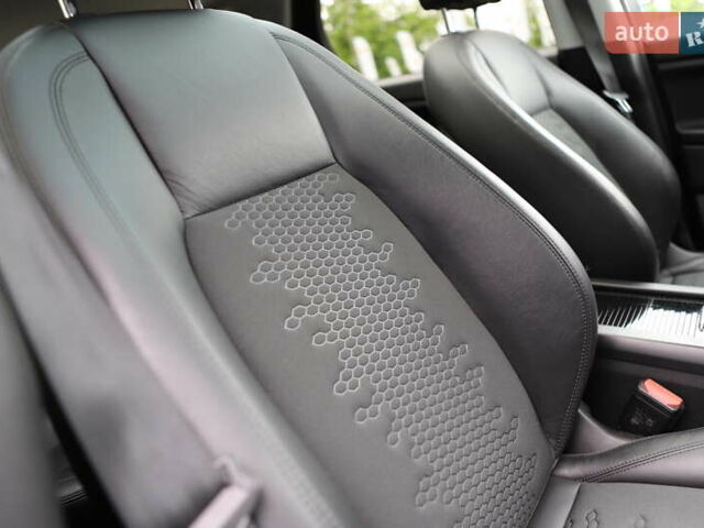 Черный Ленд Ровер Discovery Sport, объемом двигателя 2 л и пробегом 142 тыс. км за 23899 $, фото 136 на Automoto.ua