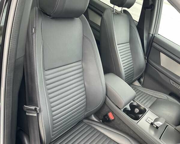 Черный Ленд Ровер Discovery Sport, объемом двигателя 2 л и пробегом 8 тыс. км за 51500 $, фото 26 на Automoto.ua