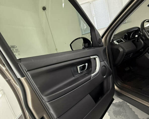 Коричневий Ленд Ровер Discovery Sport, об'ємом двигуна 2 л та пробігом 123 тис. км за 18999 $, фото 47 на Automoto.ua