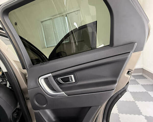 Коричневий Ленд Ровер Discovery Sport, об'ємом двигуна 2 л та пробігом 123 тис. км за 18999 $, фото 37 на Automoto.ua