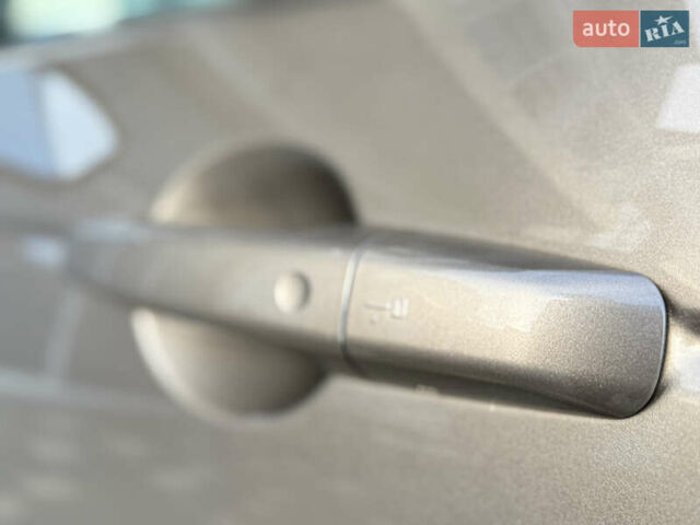 Ленд Ровер Discovery Sport 2016 в Львове на Automoto.ua Коричневый Ленд Ровер Discovery Sport, объемом двигателя 0 л и пробегом 181 тыс. км за 17500 $, фото 36 на Automoto.ua