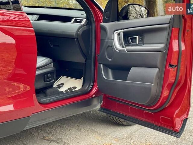 Красный Ленд Ровер Discovery Sport, объемом двигателя 2 л и пробегом 170 тыс. км за 18450 $, фото 26 на Automoto.ua