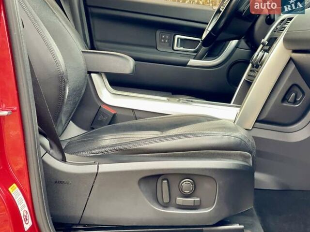 Красный Ленд Ровер Discovery Sport, объемом двигателя 2 л и пробегом 170 тыс. км за 18450 $, фото 30 на Automoto.ua