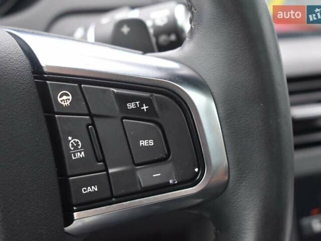 Красный Ленд Ровер Discovery Sport, объемом двигателя 2 л и пробегом 66 тыс. км за 20700 $, фото 9 на Automoto.ua