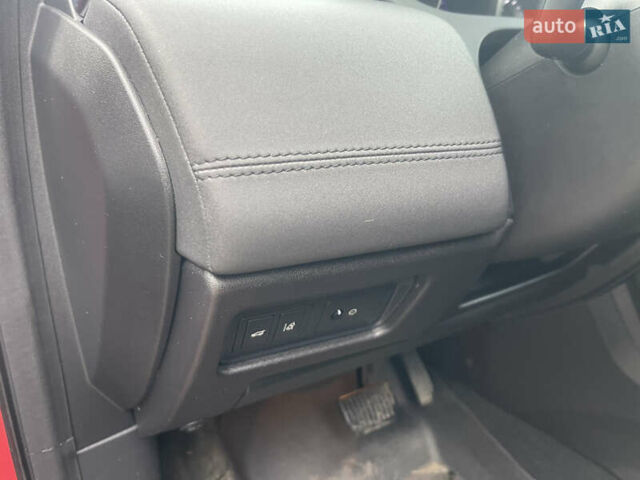 Червоний Ленд Ровер Discovery Sport, об'ємом двигуна 2 л та пробігом 240 тис. км за 16550 $, фото 20 на Automoto.ua