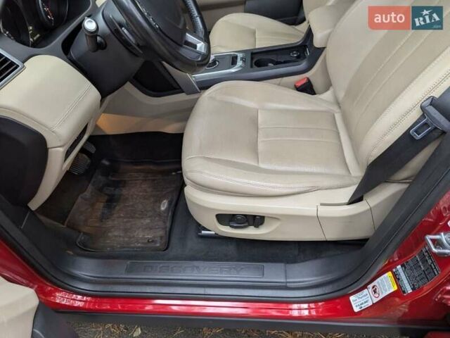 Червоний Ленд Ровер Discovery Sport, об'ємом двигуна 2 л та пробігом 126 тис. км за 19599 $, фото 2 на Automoto.ua