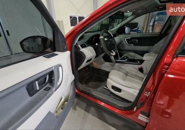 Красный Ленд Ровер Discovery Sport, объемом двигателя 2 л и пробегом 111 тыс. км за 16550 $, фото 13 на Automoto.ua