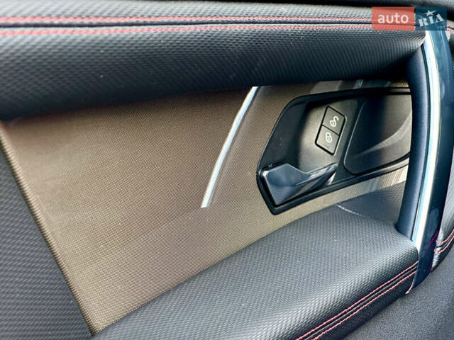 Красный Ленд Ровер Discovery Sport, объемом двигателя 2 л и пробегом 69 тыс. км за 39500 $, фото 29 на Automoto.ua