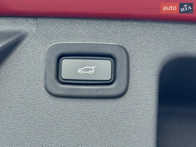 Красный Ленд Ровер Discovery Sport, объемом двигателя 2 л и пробегом 69 тыс. км за 39500 $, фото 30 на Automoto.ua