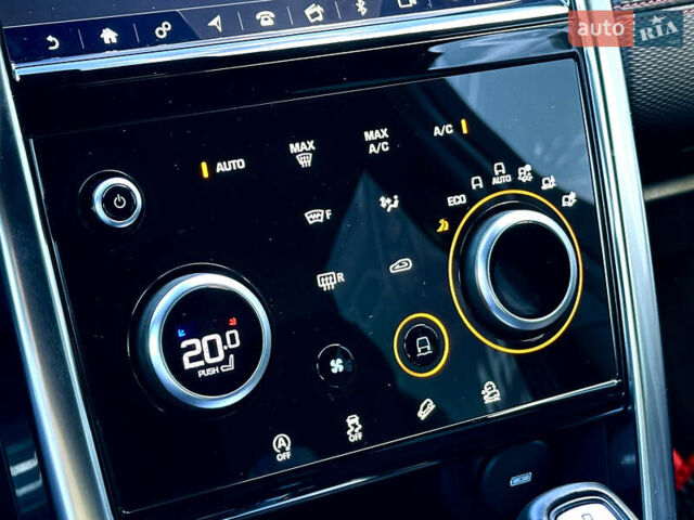 Красный Ленд Ровер Discovery Sport, объемом двигателя 2 л и пробегом 69 тыс. км за 39500 $, фото 26 на Automoto.ua