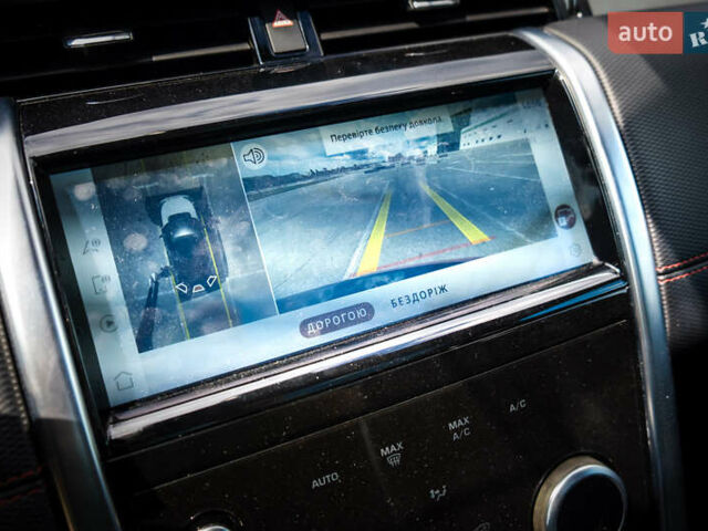 Красный Ленд Ровер Discovery Sport, объемом двигателя 2 л и пробегом 77 тыс. км за 45000 $, фото 18 на Automoto.ua