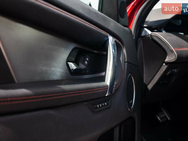 Красный Ленд Ровер Discovery Sport, объемом двигателя 2 л и пробегом 77 тыс. км за 45000 $, фото 14 на Automoto.ua