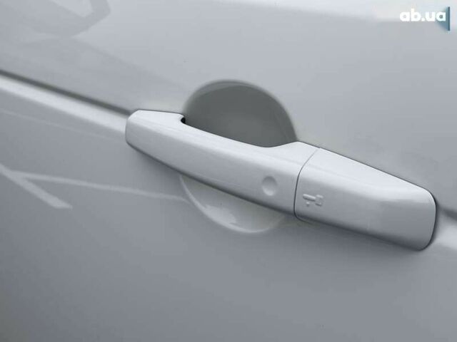 Ленд Ровер Discovery Sport, объемом двигателя 2 л и пробегом 72 тыс. км за 37000 $, фото 7 на Automoto.ua