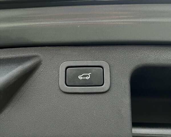 Сірий Ленд Ровер Discovery Sport, об'ємом двигуна 2 л та пробігом 160 тис. км за 19850 $, фото 10 на Automoto.ua