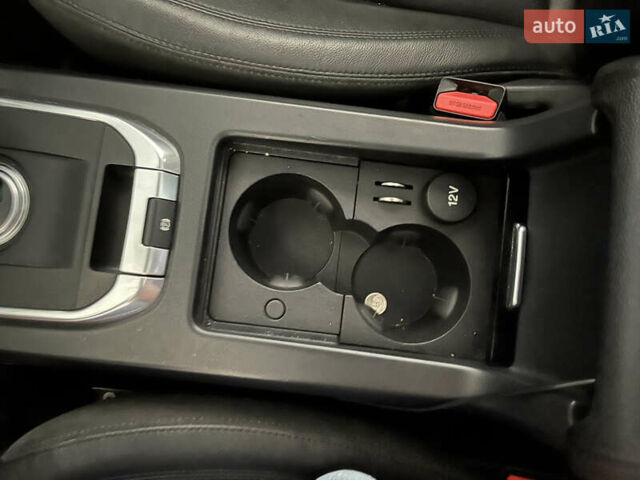 Серый Ленд Ровер Discovery Sport, объемом двигателя 2 л и пробегом 182 тыс. км за 21400 $, фото 16 на Automoto.ua