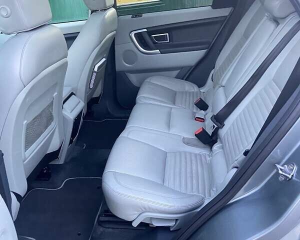Серый Ленд Ровер Discovery Sport, объемом двигателя 2 л и пробегом 212 тыс. км за 20000 $, фото 3 на Automoto.ua