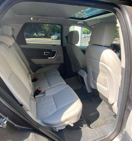 Серый Ленд Ровер Discovery Sport, объемом двигателя 2 л и пробегом 170 тыс. км за 12800 $, фото 9 на Automoto.ua