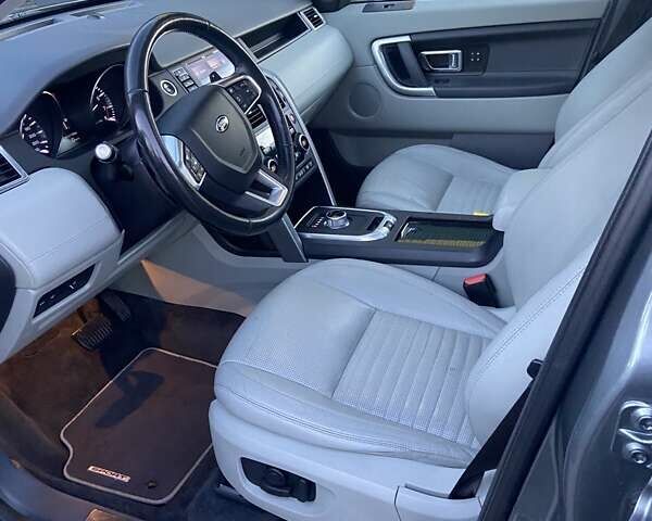 Серый Ленд Ровер Discovery Sport, объемом двигателя 2 л и пробегом 212 тыс. км за 20000 $, фото 1 на Automoto.ua