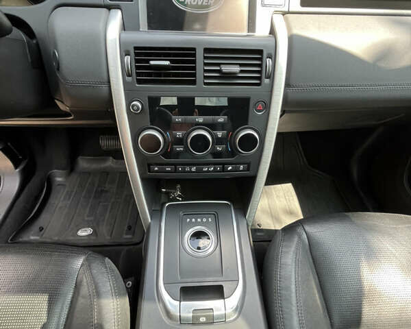 Серый Ленд Ровер Discovery Sport, объемом двигателя 2 л и пробегом 182 тыс. км за 21400 $, фото 11 на Automoto.ua