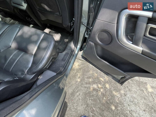 Серый Ленд Ровер Discovery Sport, объемом двигателя 2 л и пробегом 182 тыс. км за 21400 $, фото 14 на Automoto.ua