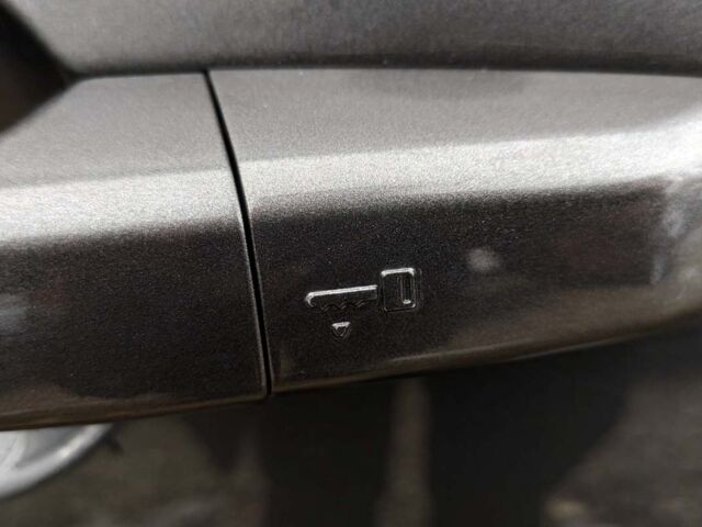 Сірий Ленд Ровер Discovery Sport, об'ємом двигуна 2 л та пробігом 163 тис. км за 22600 $, фото 15 на Automoto.ua