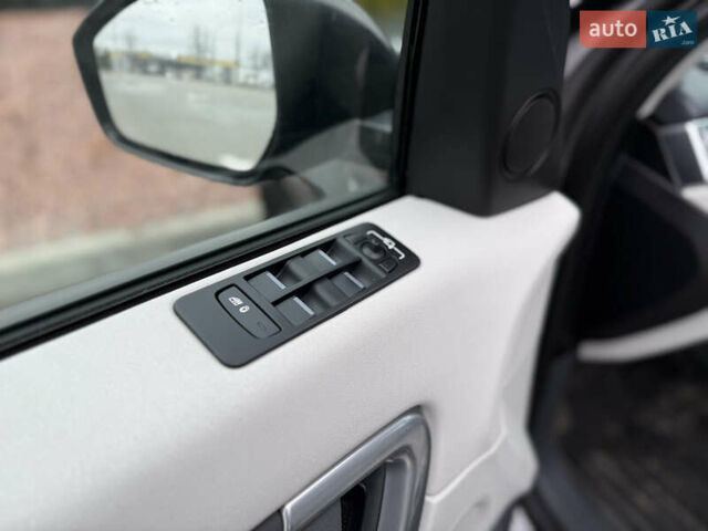 Серый Ленд Ровер Discovery Sport, объемом двигателя 2 л и пробегом 188 тыс. км за 14499 $, фото 12 на Automoto.ua