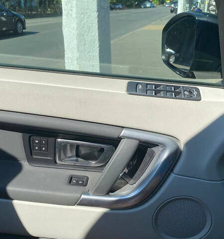 Серый Ленд Ровер Discovery Sport, объемом двигателя 2 л и пробегом 170 тыс. км за 12800 $, фото 7 на Automoto.ua