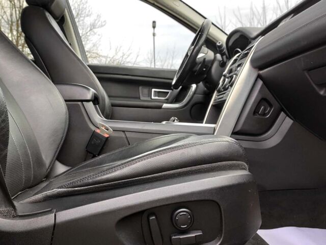 Сірий Ленд Ровер Discovery Sport, об'ємом двигуна 2 л та пробігом 163 тис. км за 22600 $, фото 12 на Automoto.ua